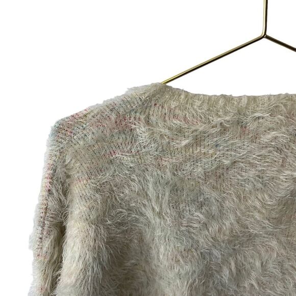 Le Lis Hashtag "Love" Eyelash Oversized Sweater Size Small - Picture 10 of 12
